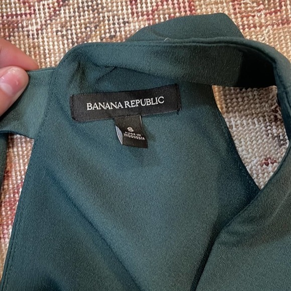 Banana Republic emerald green tiered tank blouse small - Picture 3 of 6